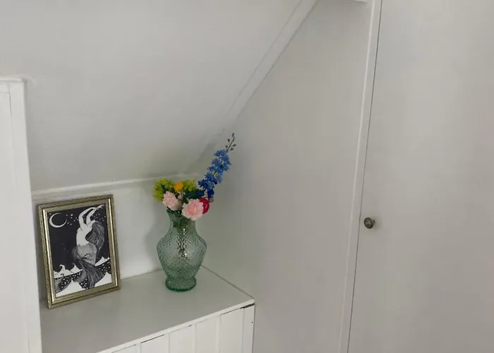 Дом отдыха Lola's Beachhouse *